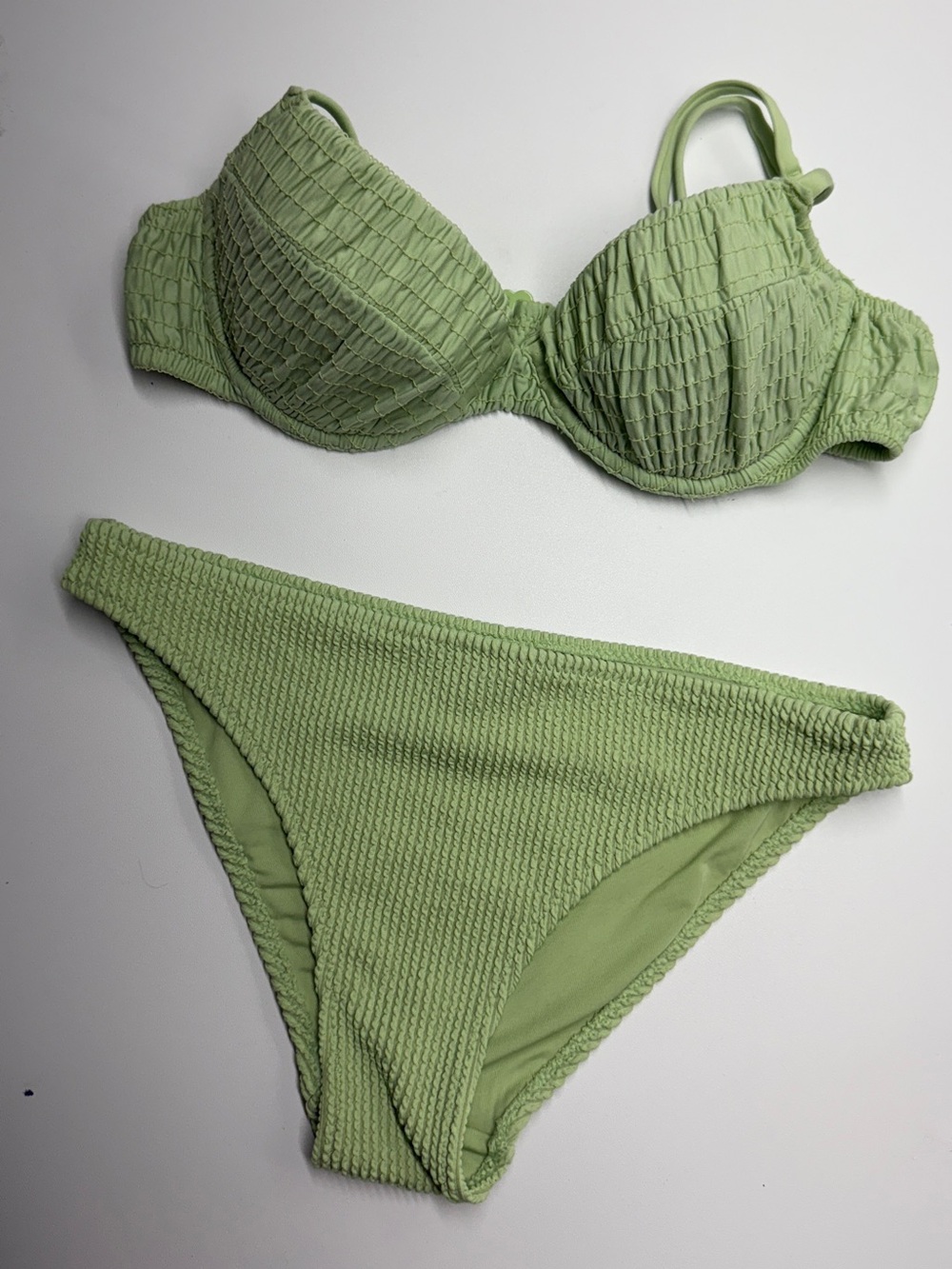 Pistachio color 2 piece swimsuit H&M green bikini small